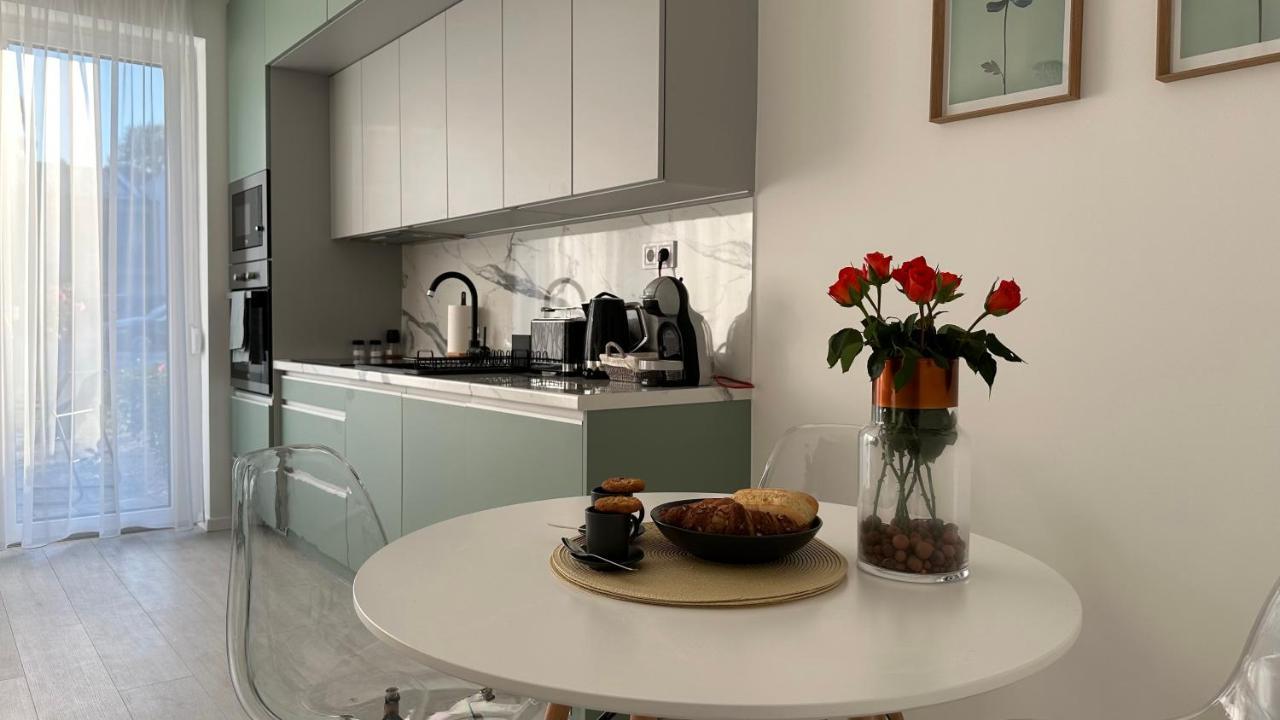 Linden Apartman 001 - Adults Only Mosonmagyaróvár Екстериор снимка