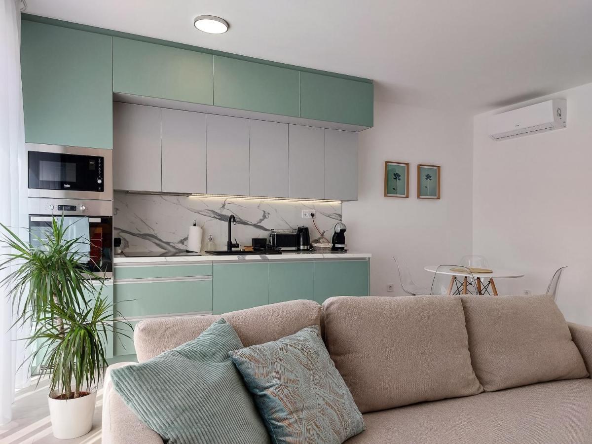 Linden Apartman 001 - Adults Only Mosonmagyaróvár Екстериор снимка